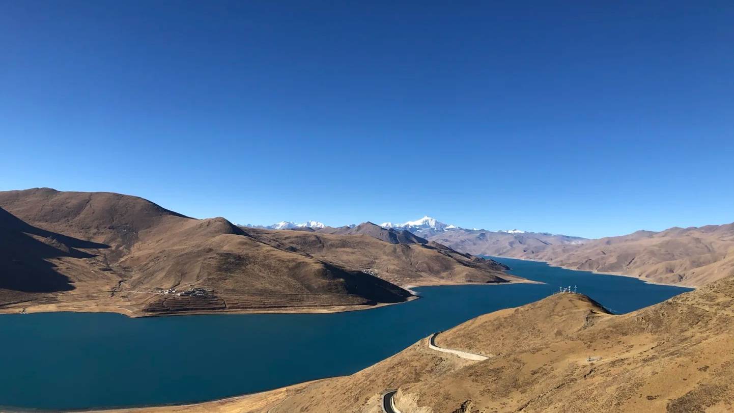 Yamdrok Yumtso Lake